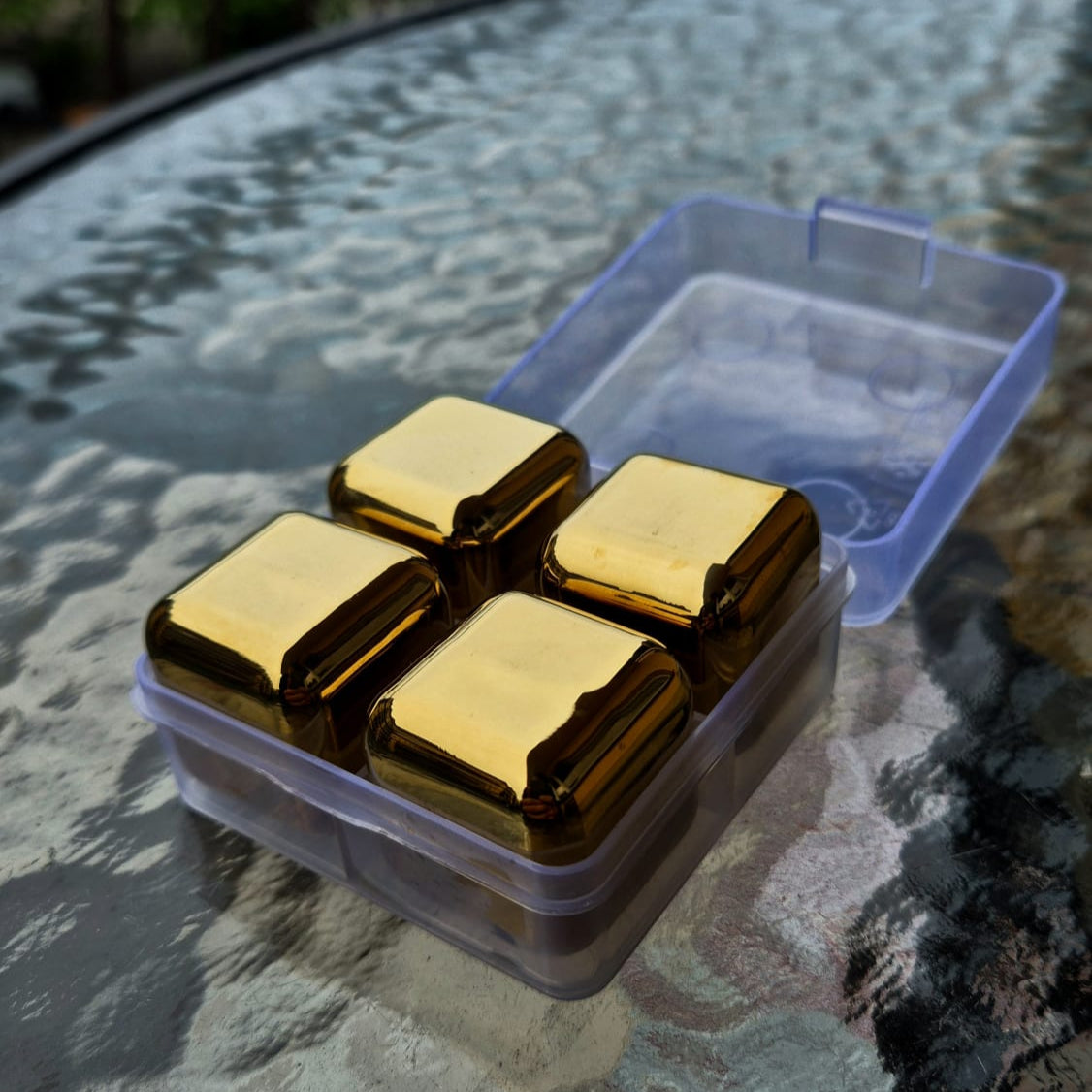 Refined Gold Cubes – Un accent rafinat pentru whiskey-ul tău preferat